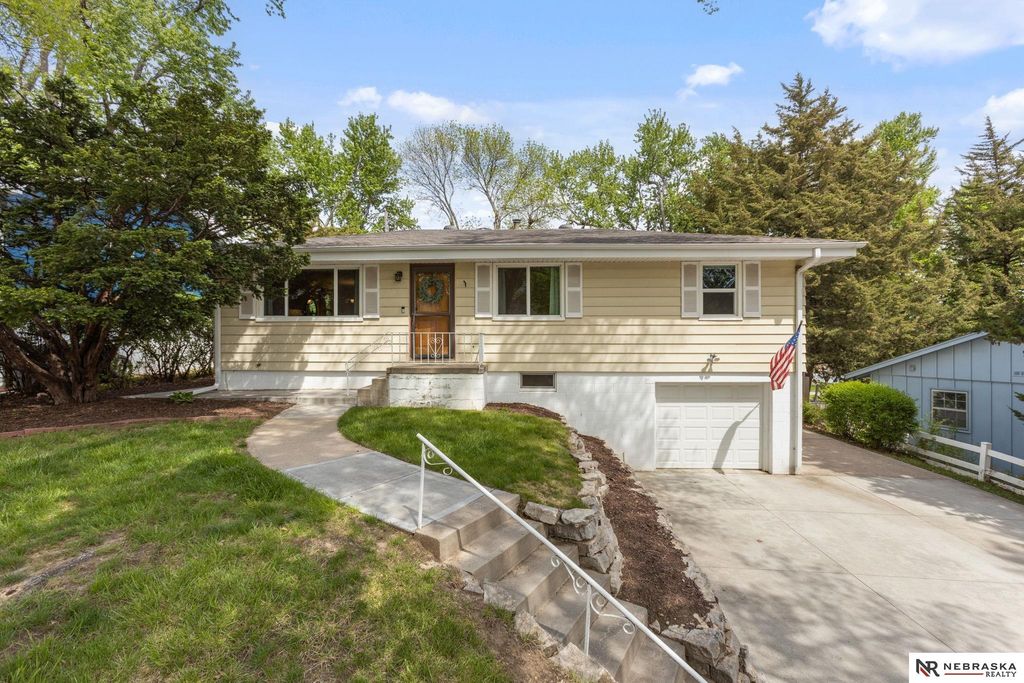11118 Jackson Street, Omaha, NE 68154