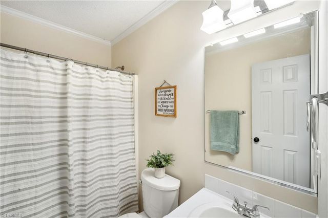 160 Crossfield Court, Lexington, NC 27295