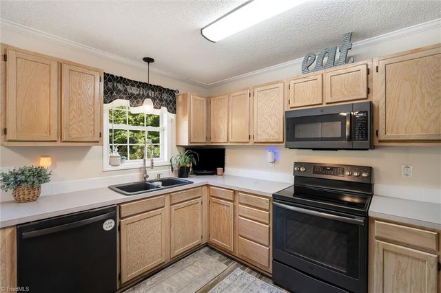 160 Crossfield Court, Lexington, NC 27295