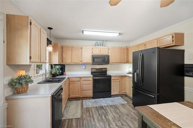 160 Crossfield Court, Lexington, NC 27295