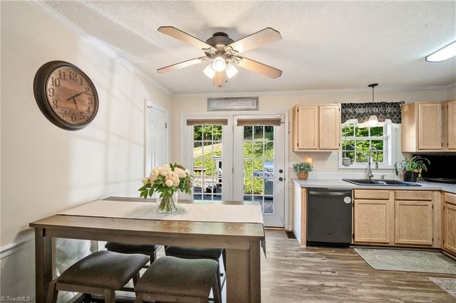 160 Crossfield Court, Lexington, NC 27295