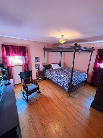 1445 Everett Avenue, Des Plaines, IL 60018