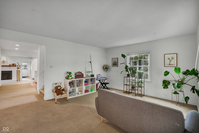 2222 Chestnut Street, Columbus, IN 47201