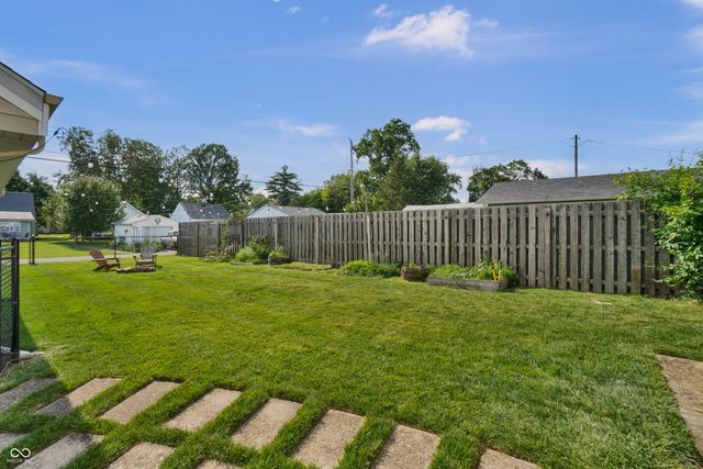 2222 Chestnut Street, Columbus, IN 47201