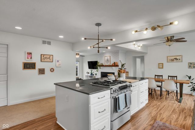 2222 Chestnut Street, Columbus, IN 47201