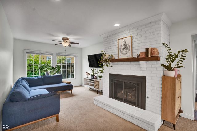 2222 Chestnut Street, Columbus, IN 47201