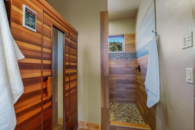 10935 Summit Ridge Court, Redmond, OR 97756