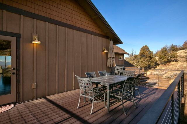 10935 Summit Ridge Court, Redmond, OR 97756