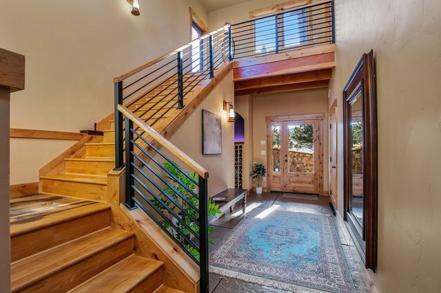 10935 Summit Ridge Court, Redmond, OR 97756