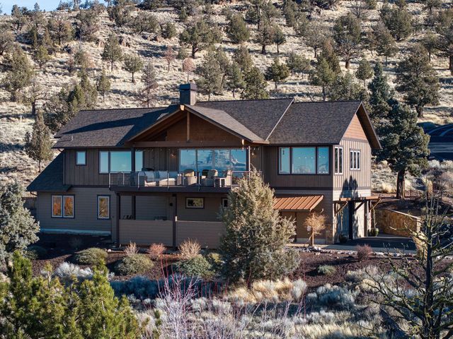 10935 Summit Ridge Court, Redmond, OR 97756