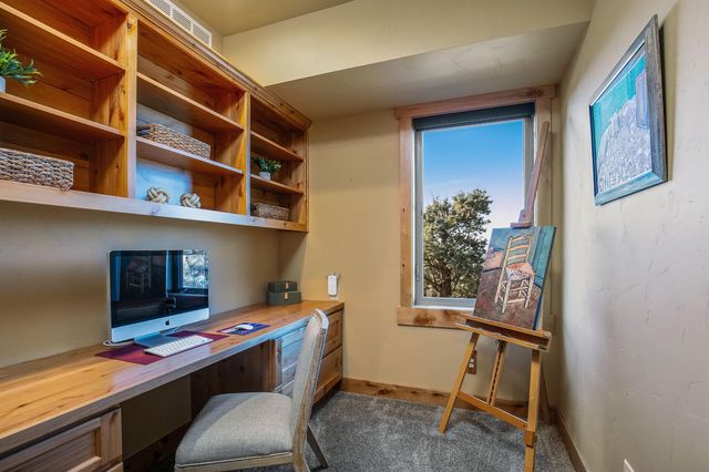 10935 Summit Ridge Court, Redmond, OR 97756