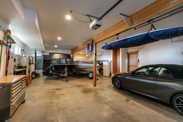 10935 Summit Ridge Court, Redmond, OR 97756