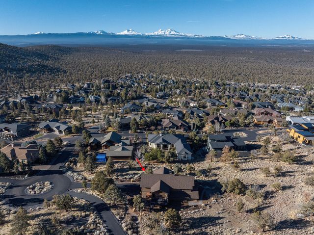 10935 Summit Ridge Court, Redmond, OR 97756