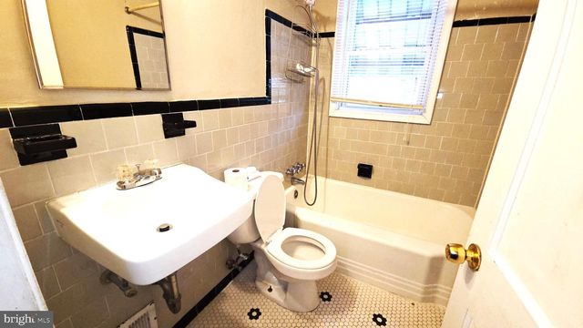 318 GROVETHORN RD, Middle River, MD 21220