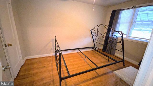 318 GROVETHORN RD, Middle River, MD 21220