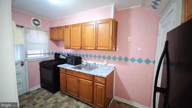 318 GROVETHORN RD, Middle River, MD 21220