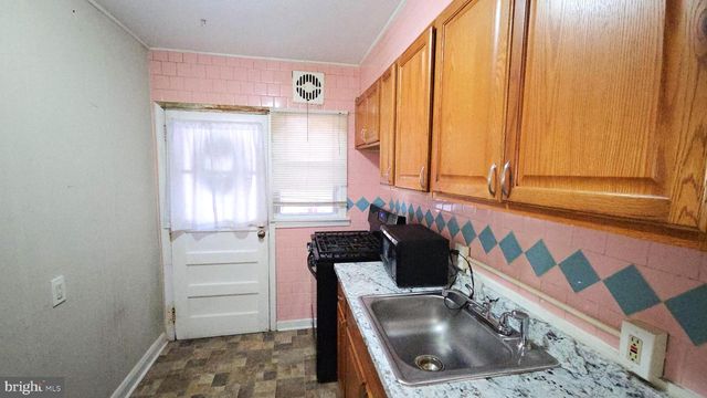 318 GROVETHORN RD, Middle River, MD 21220