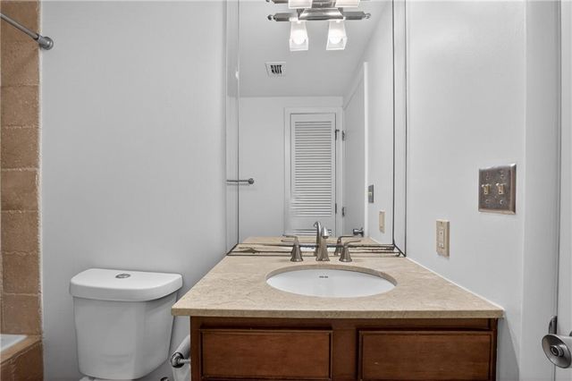 1280 W Peachtree NW Street 1806, Atlanta, GA 30309