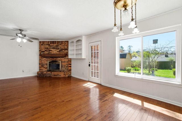 1105 Northpine Drive, Conroe, TX 77301