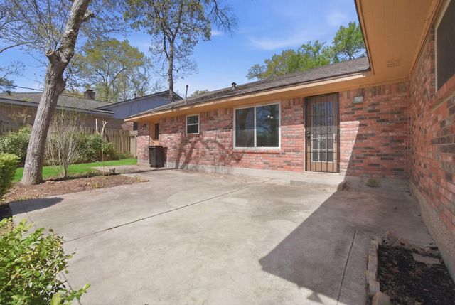 1105 Northpine Drive, Conroe, TX 77301