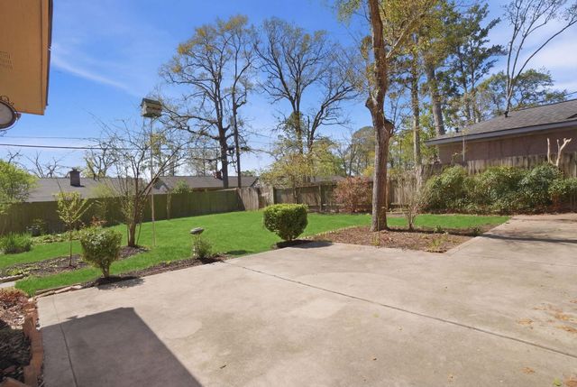 1105 Northpine Drive, Conroe, TX 77301