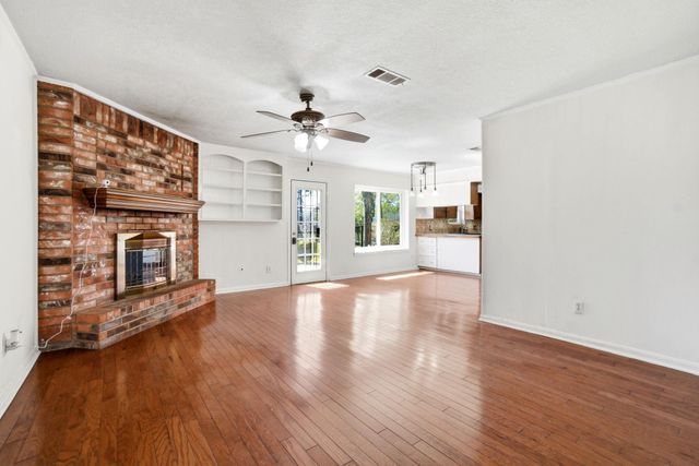 1105 Northpine Drive, Conroe, TX 77301