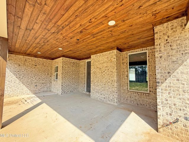 215 Wethersfield Drive, Florence, MS 39073