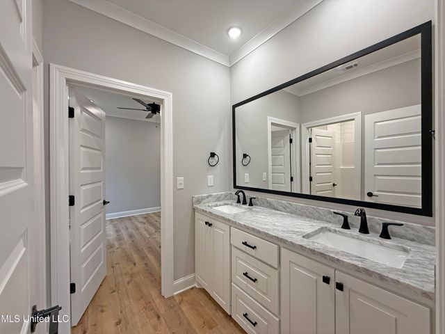 215 Wethersfield Drive, Florence, MS 39073