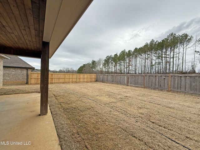 215 Wethersfield Drive, Florence, MS 39073