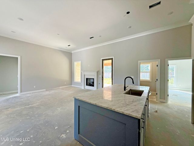 215 Wethersfield Drive, Florence, MS 39073