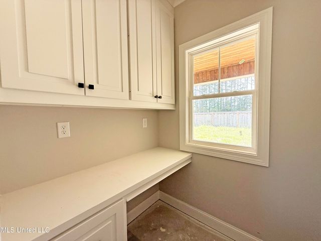 215 Wethersfield Drive, Florence, MS 39073