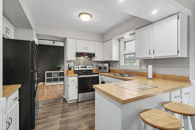 5881 Grand Traverse Lane, Portage, MI 49024