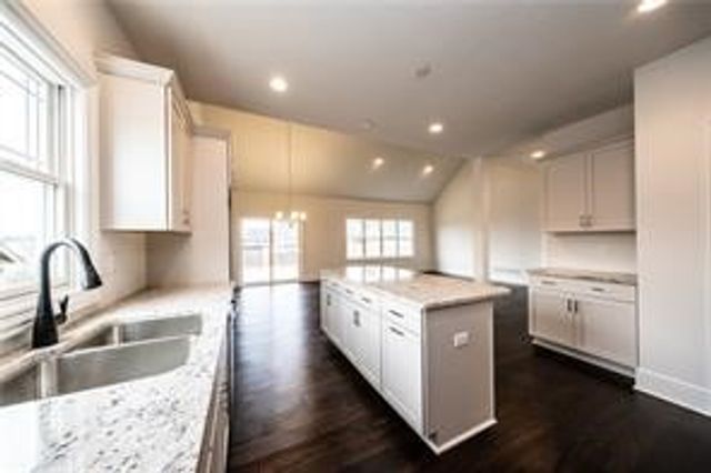 1056 Lakeside Drive, Mcdonald, PA 15057