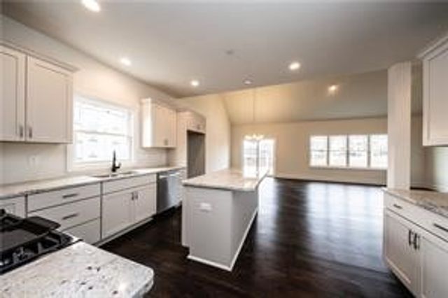 1056 Lakeside Drive, Mcdonald, PA 15057