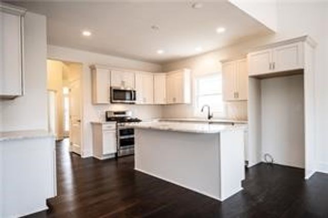 1056 Lakeside Drive, Mcdonald, PA 15057