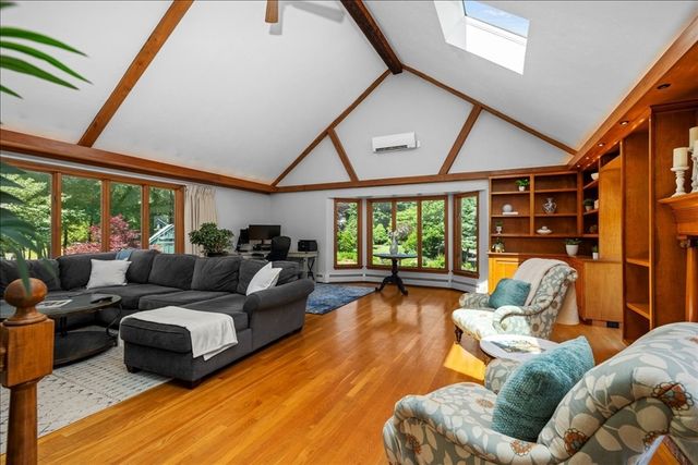 2 Fawcett Orchard Rd, Northborough, MA 01532