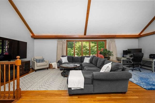 2 Fawcett Orchard Rd, Northborough, MA 01532