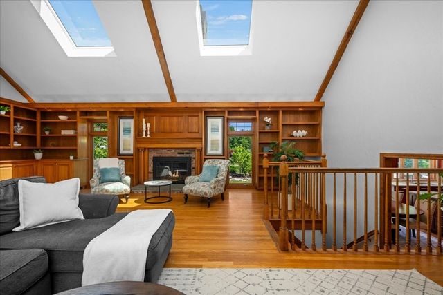 2 Fawcett Orchard Rd, Northborough, MA 01532