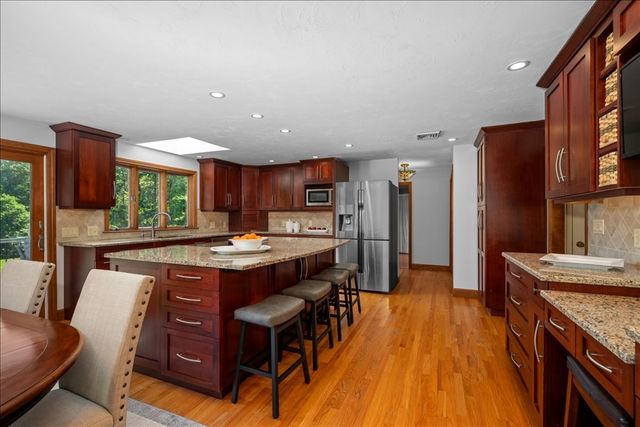 2 Fawcett Orchard Rd, Northborough, MA 01532