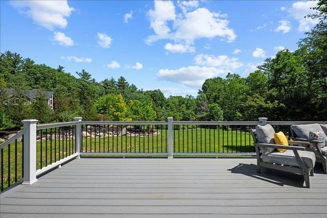 2 Fawcett Orchard Rd, Northborough, MA 01532