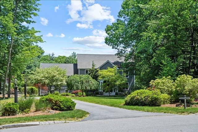 2 Fawcett Orchard Rd, Northborough, MA 01532