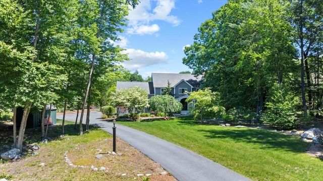2 Fawcett Orchard Rd, Northborough, MA 01532
