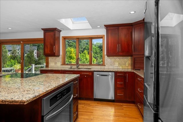 2 Fawcett Orchard Rd, Northborough, MA 01532