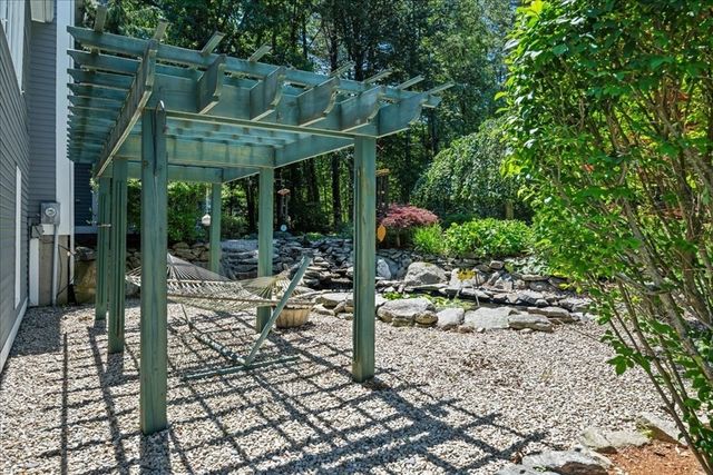 2 Fawcett Orchard Rd, Northborough, MA 01532