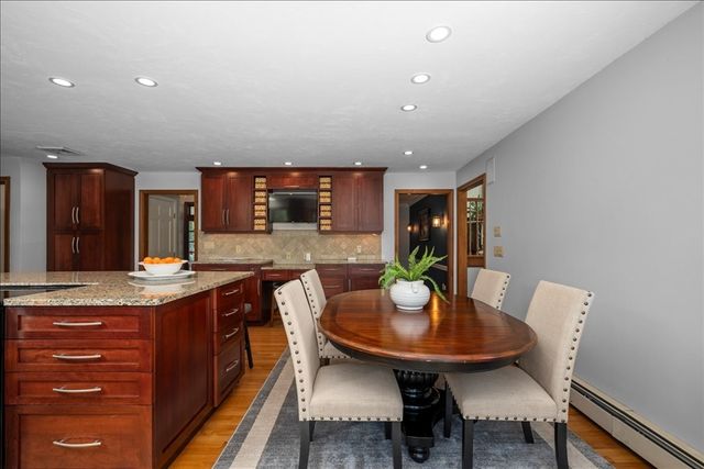 2 Fawcett Orchard Rd, Northborough, MA 01532