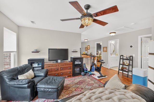 1112 Wyntergrace Farm Ct, Old Hickory, TN 37138