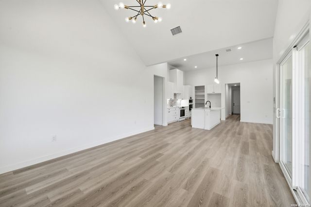 328 Compass Rose, Canyon Lake, TX 78133