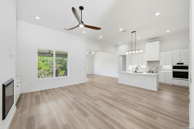 328 Compass Rose, Canyon Lake, TX 78133