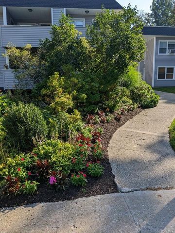 10 Wild Oaks Road 124, Goldens Bridge, NY 10526