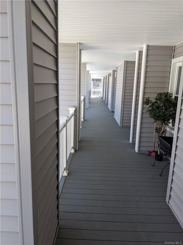 10 Wild Oaks Road 124, Goldens Bridge, NY 10526